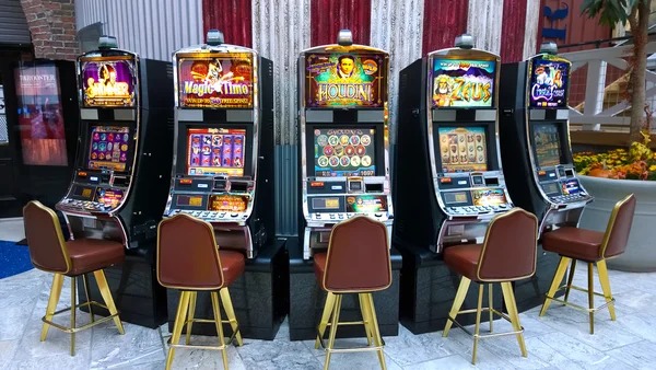 Dragon Tiger live dealer card table on belijitu2 with Dragon and Tiger positions visible